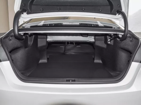 Detailed image of the trunk of the Toyota CAMRY 2.5Q electric vehicle.